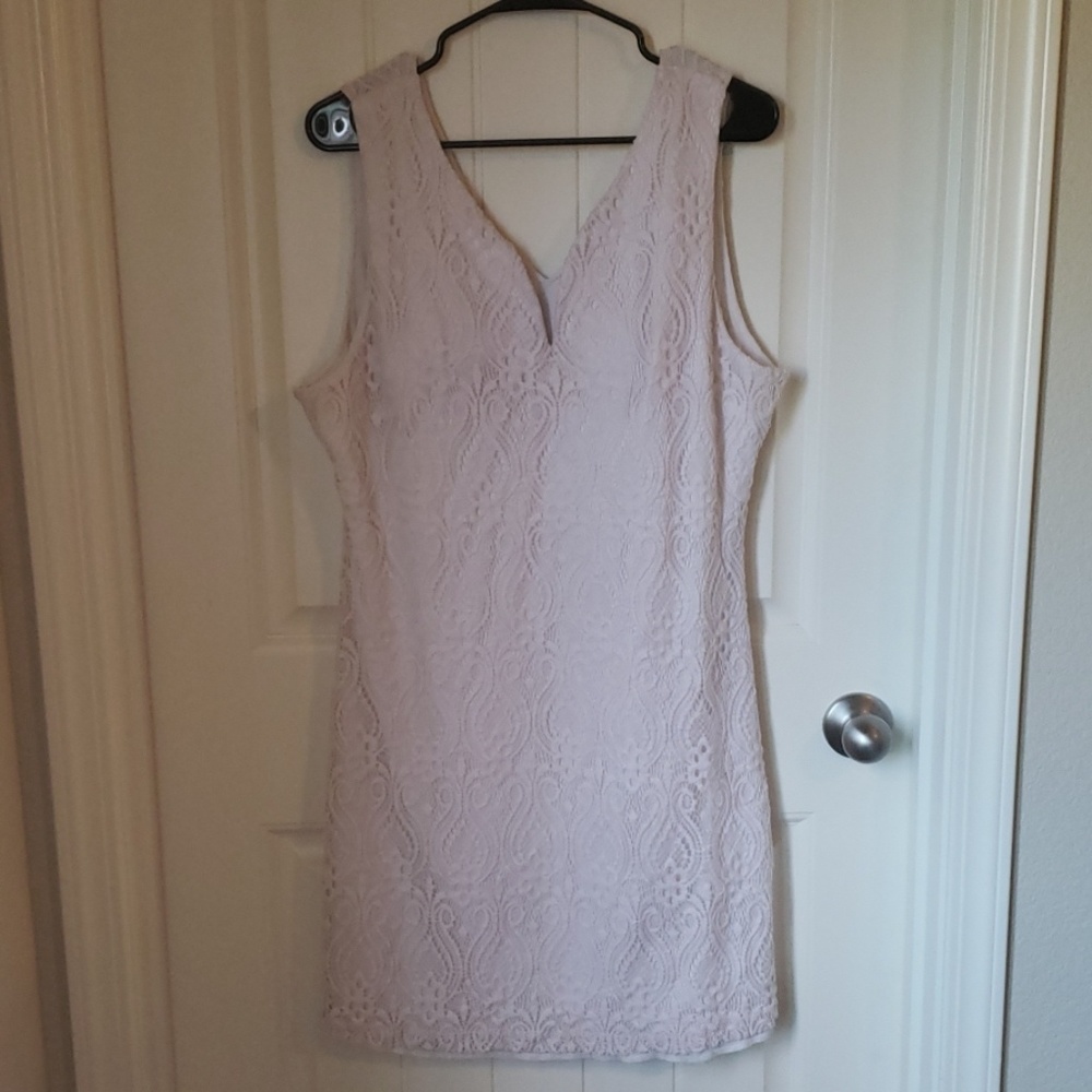 Blush lace bodycon dress